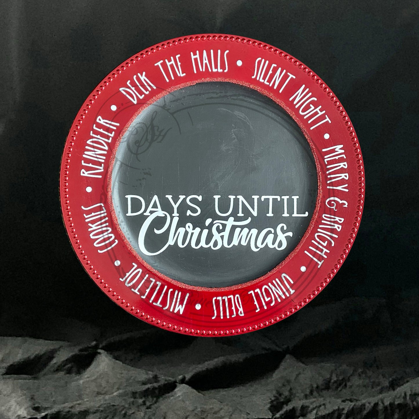 Decorative "Days until Xmas" plate